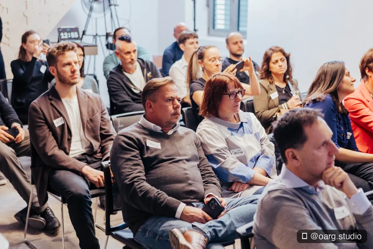 LLV #3 Publikum beim Vortrag