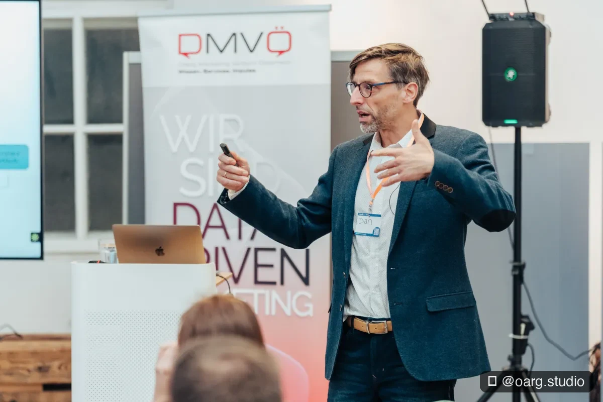 LLV #4 Speaker Daniel Rényi